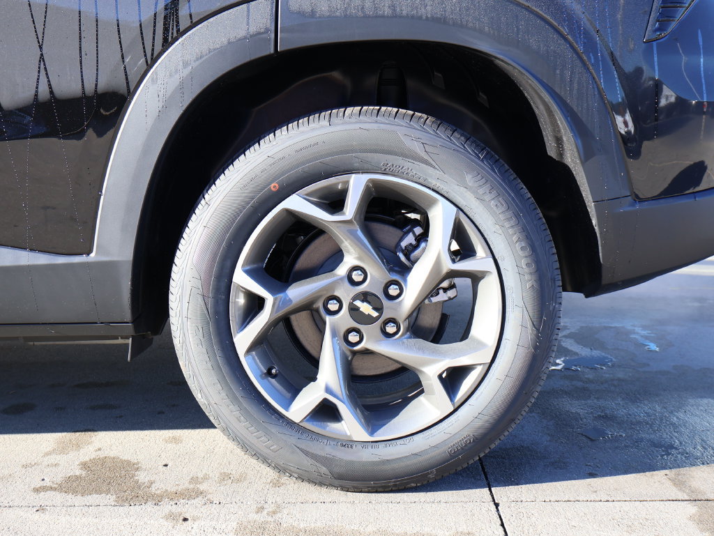 New 2026 Chevrolet Trax LT w/ Driver Confidence Package FWD image 36