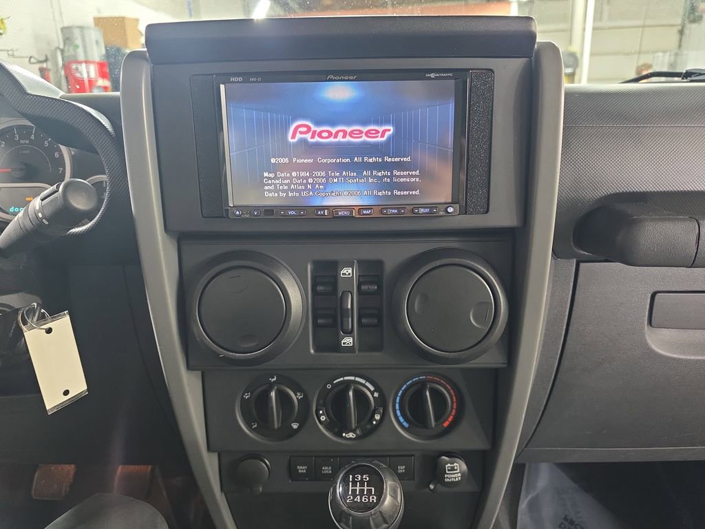 Used 2007 Jeep Wrangler Unlimited Rubicon w/ Dual Top Group image 18