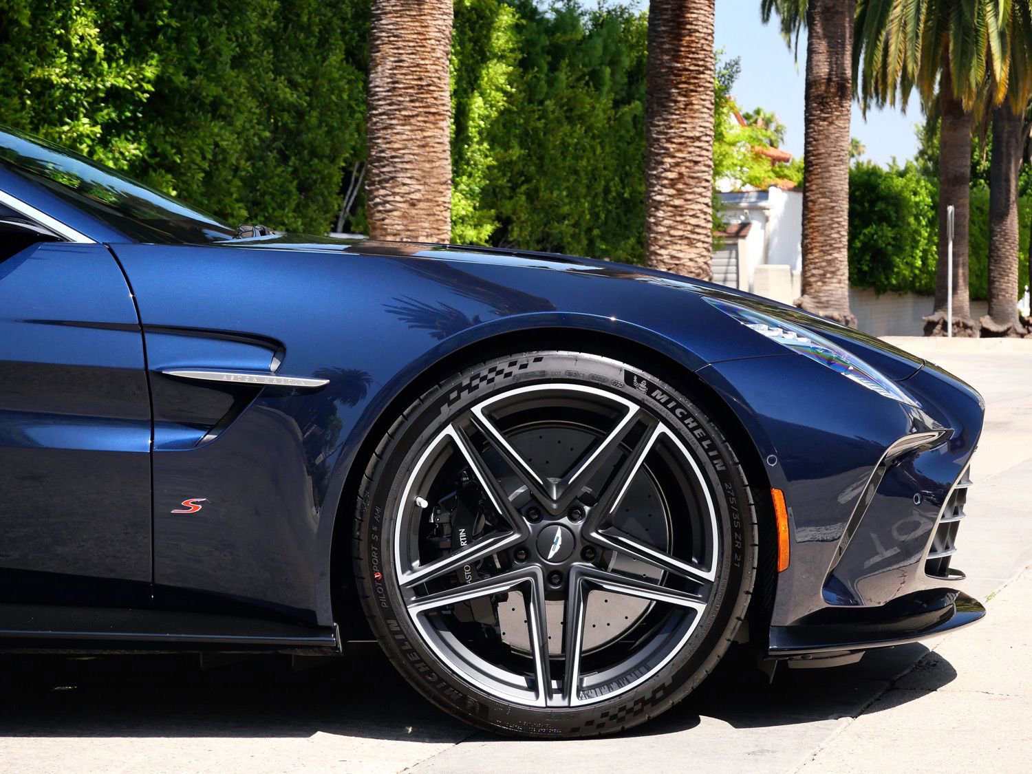 New 2026 Aston Martin V8 Vantage S RWD image 4