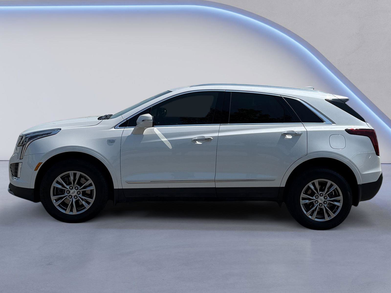 Used 2021 Cadillac XT5 Premium Luxury w/ LPO, Floor Liner Package AWD/4WD image 10