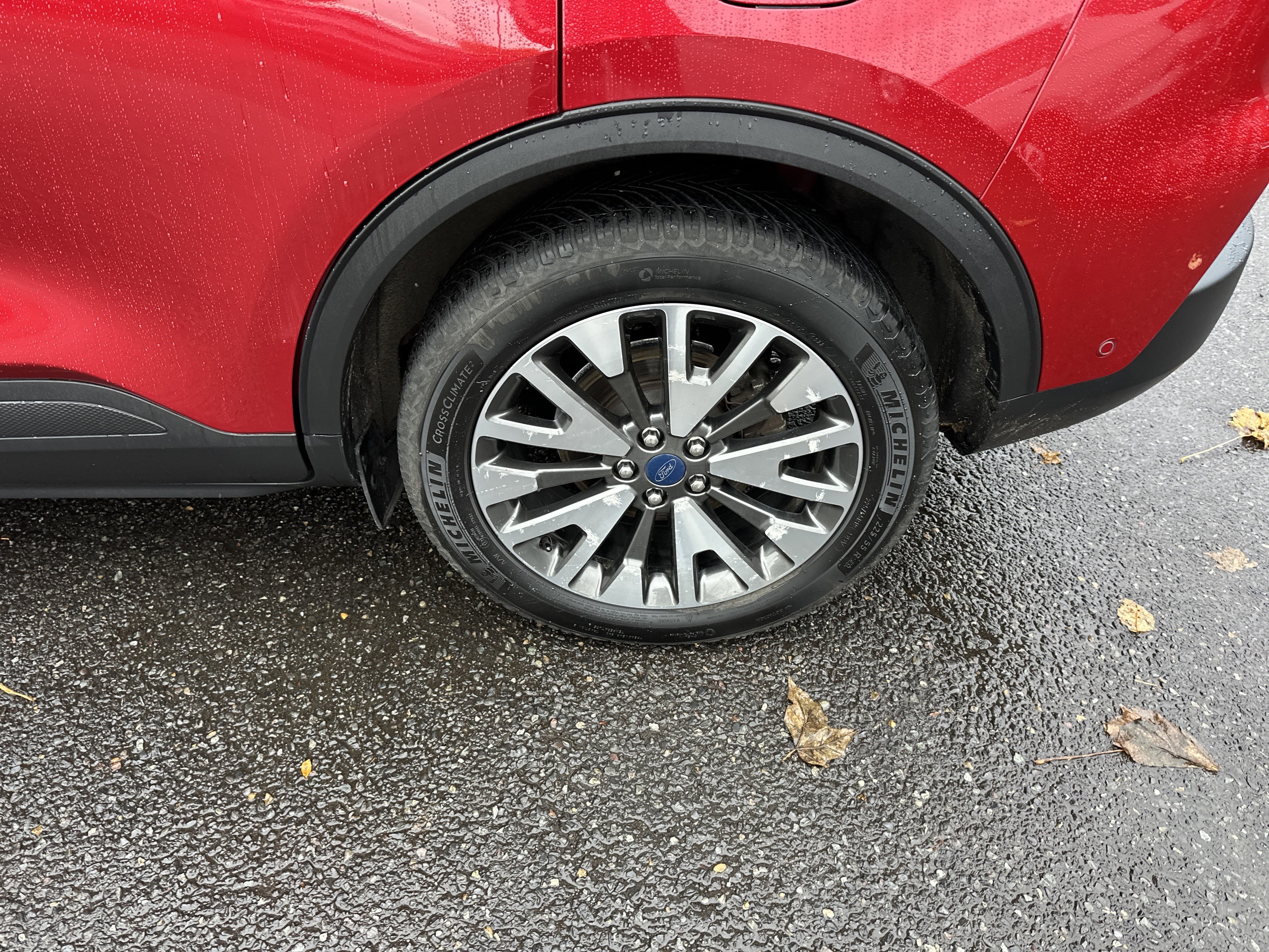 Used 2020 Ford Escape Titanium image 25