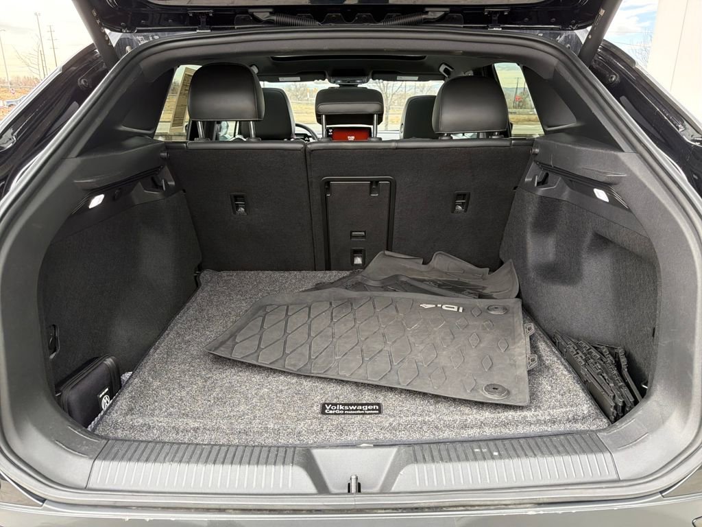 Used 2023 Volkswagen ID.4 Pro S Plus image 23