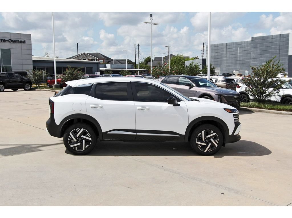 Used 2026 Nissan Kicks SV w/ SV Premium Package FWD image 6