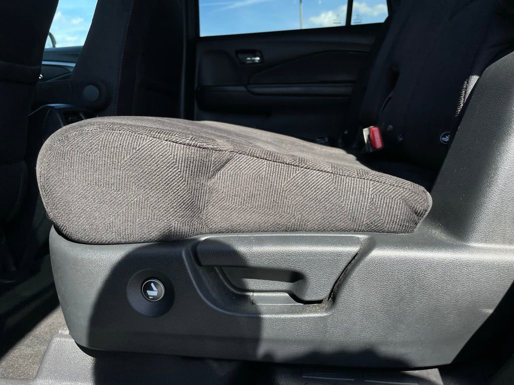 Used 2022 Honda Pilot Sport image 39