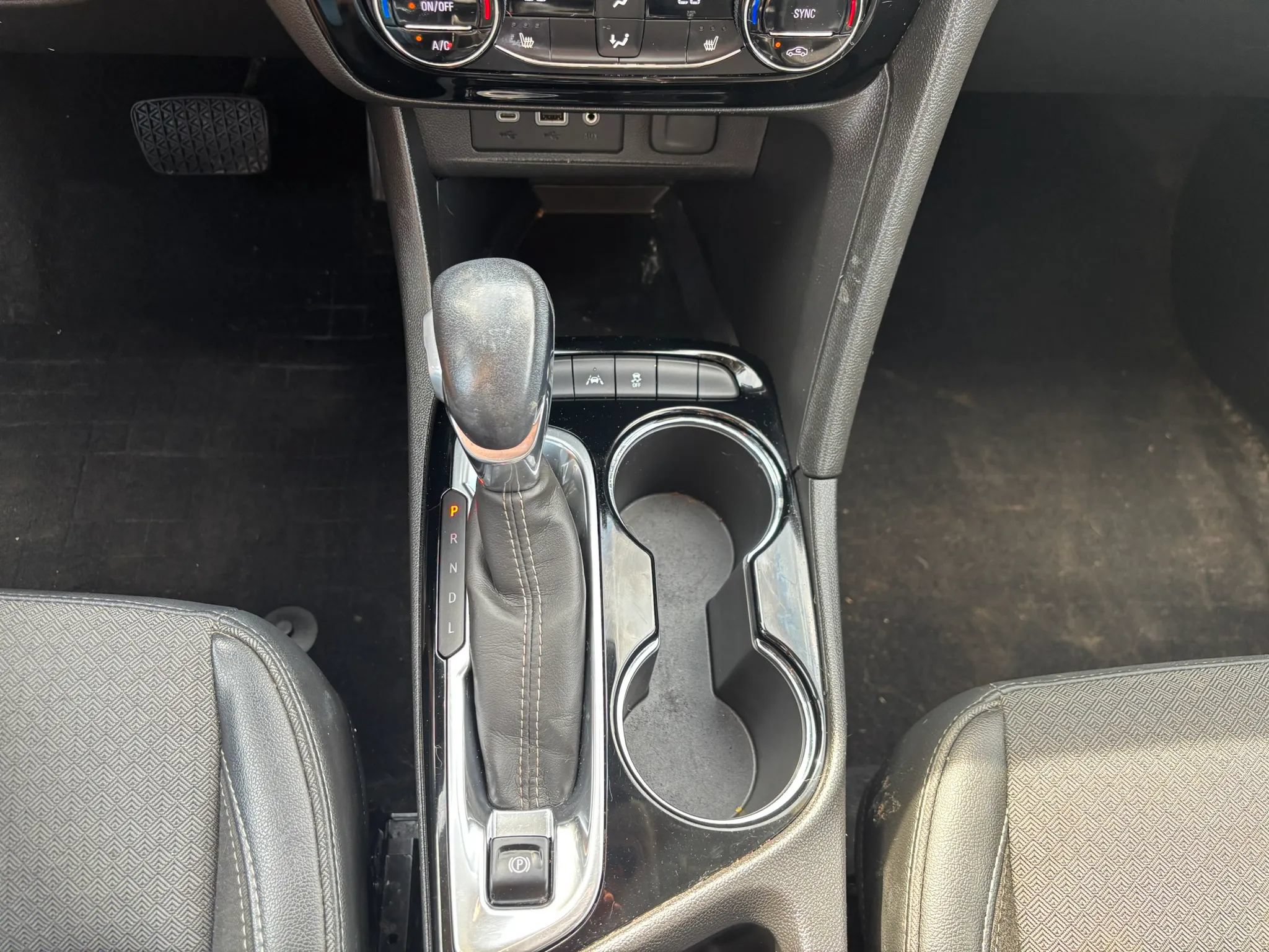 Used 2021 Buick Encore GX Select FWD image 23