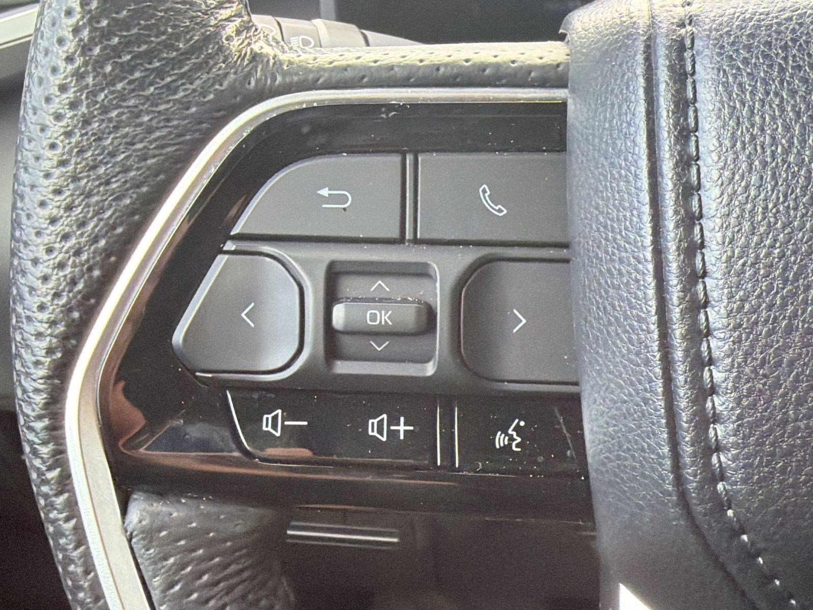 Used 2024 Toyota Sequoia Platinum AWD/4WD image 17
