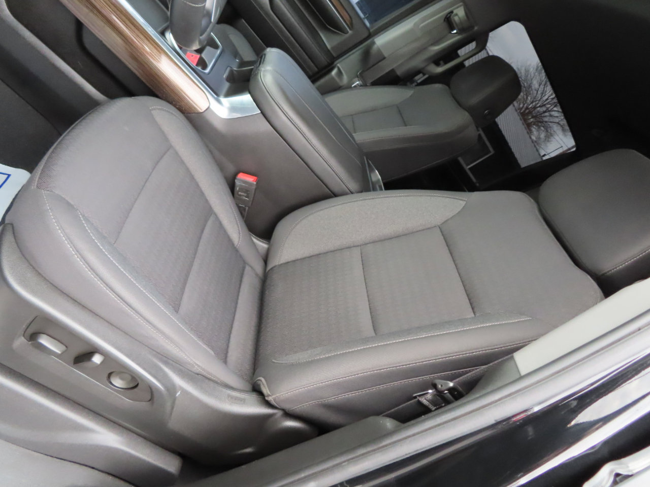 Used 2024 Chevrolet Silverado 3500 LT w/ Safety Package image 34