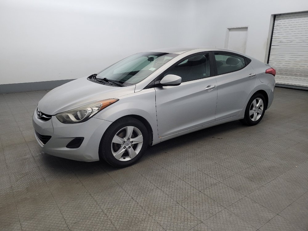 Used 2013 Hyundai Elantra GLS FWD image 2