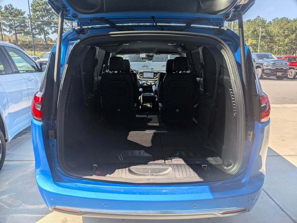 New 2027 Chrysler Pacifica Select FWD image 29