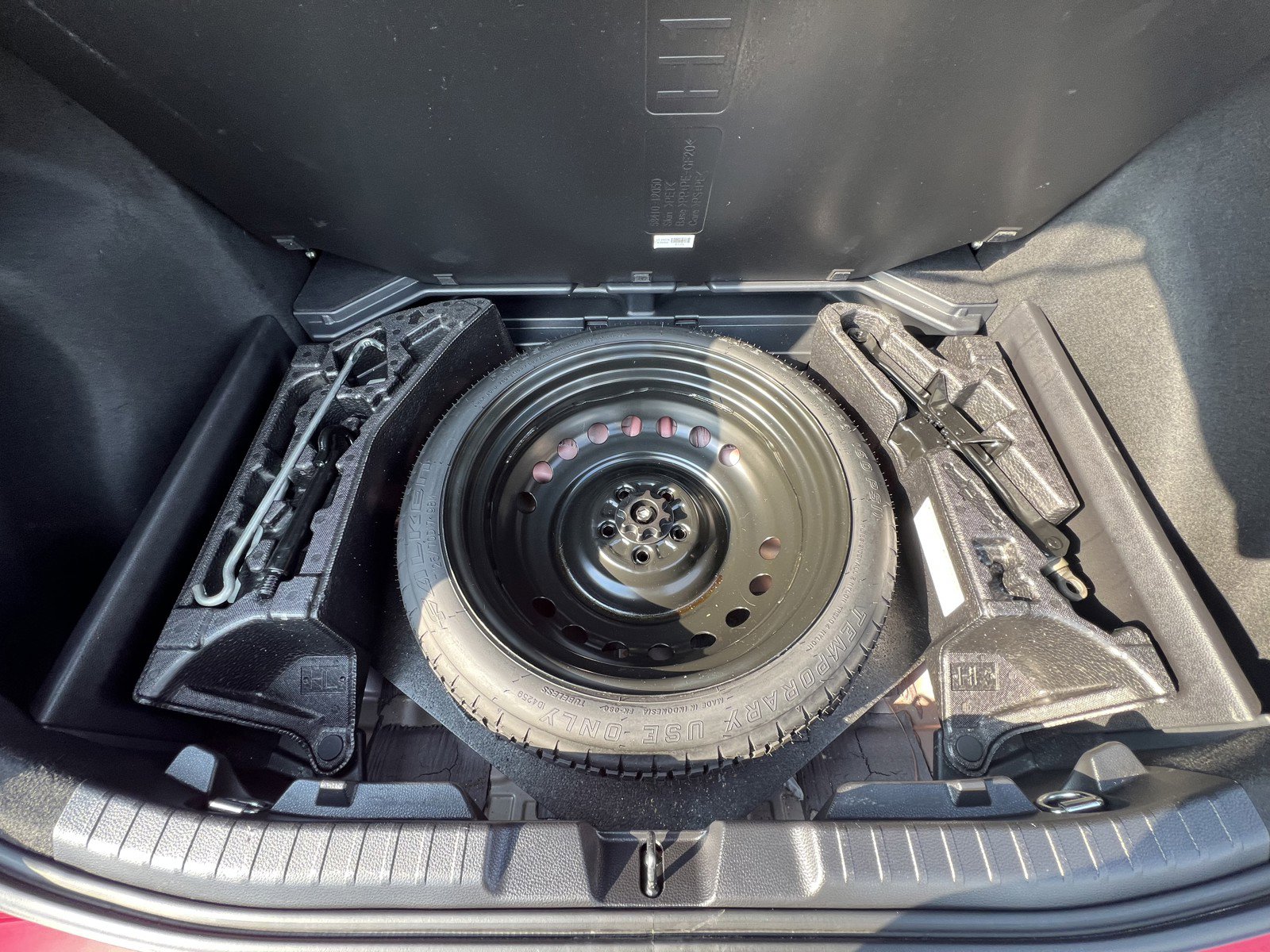 Used 2022 Toyota Corolla XSE FWD image 11