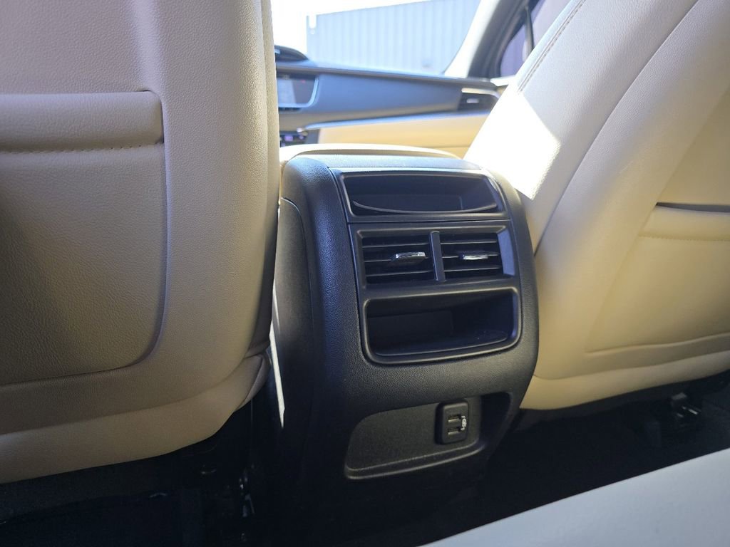 Used 2018 Cadillac XT5 AWD image 22