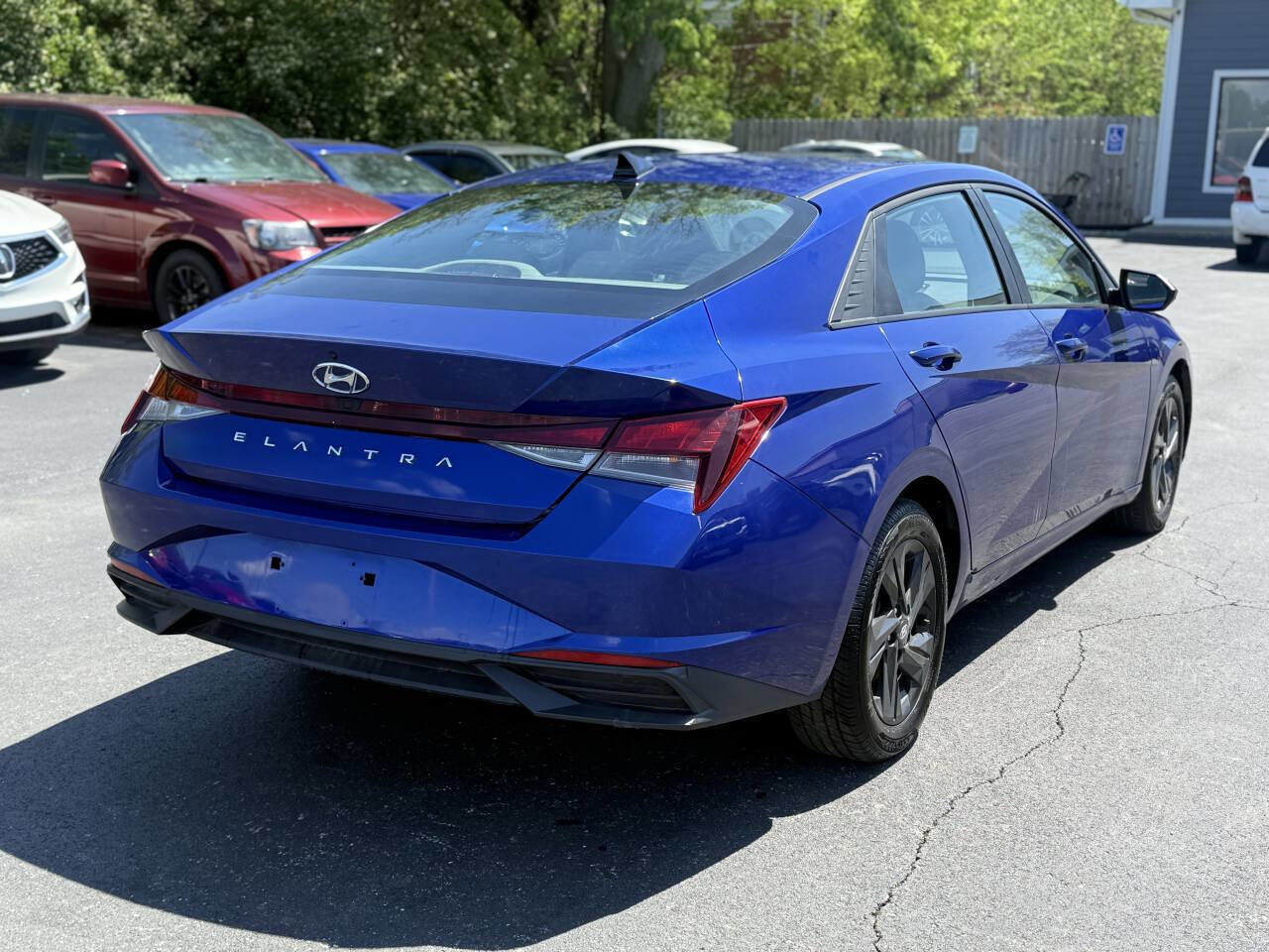 Used 2022 Hyundai Elantra SEL w/ Cargo Package FWD image 5