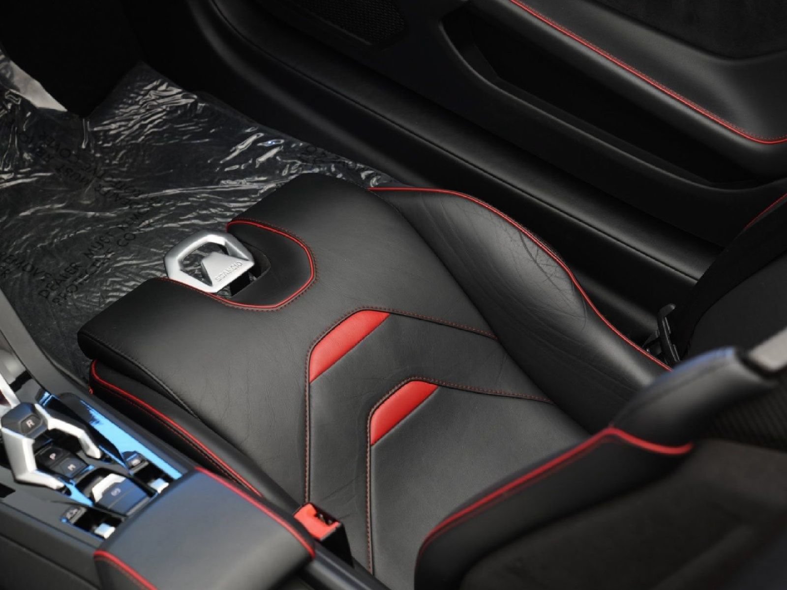 Used 2021 Lamborghini Huracan EVO RWD image 21