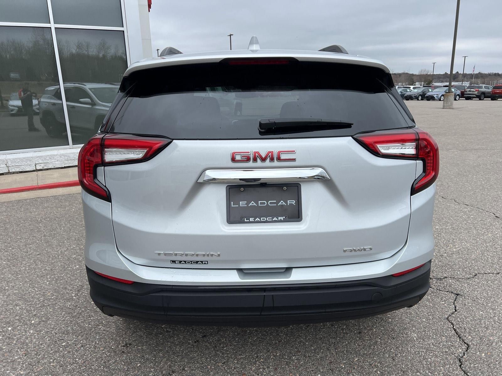 Used 2022 GMC Terrain SLE w/ Driver Convenience Package AWD/4WD image 13