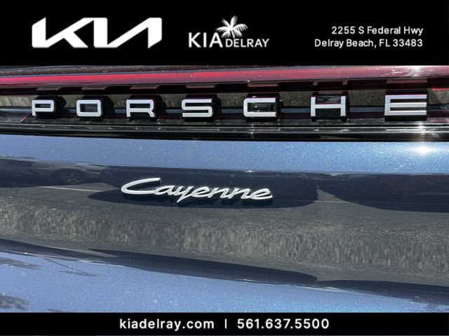 Used 2025 Porsche Cayenne AWD/4WD image 10