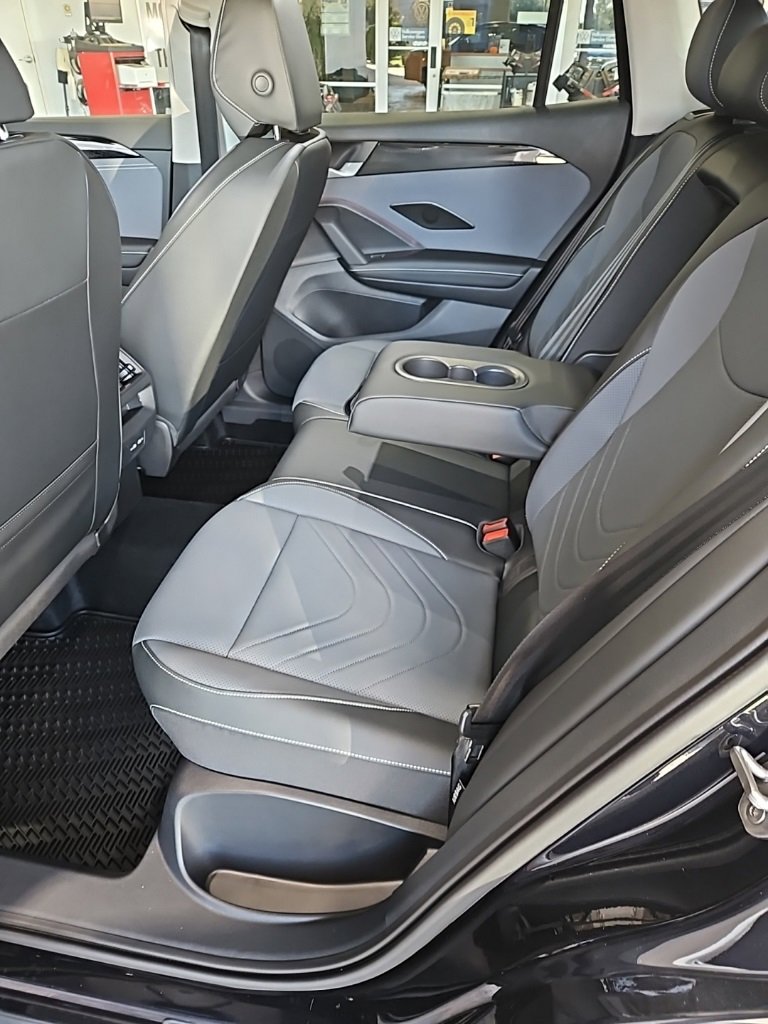 New 2025 Volkswagen Tiguan SE image 23