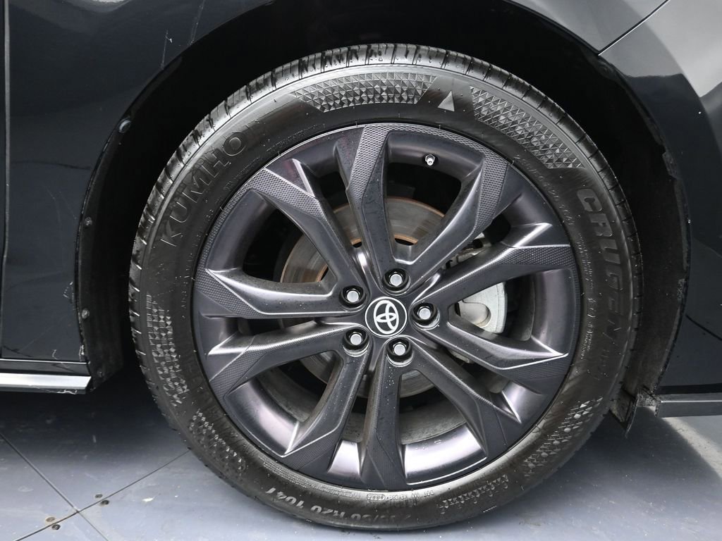 Used 2023 Toyota Sienna XSE image 5