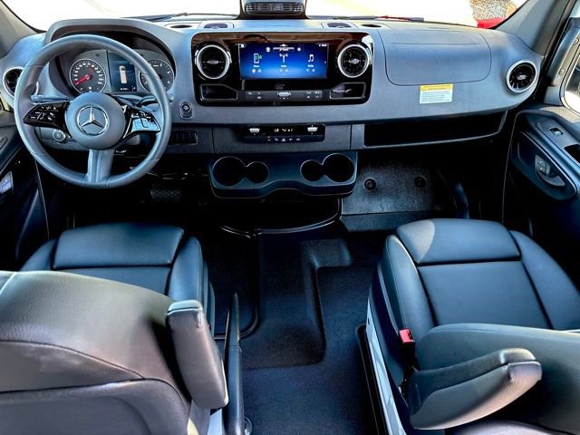 Used 2025 Mercedes-Benz Sprinter 3500 image 28