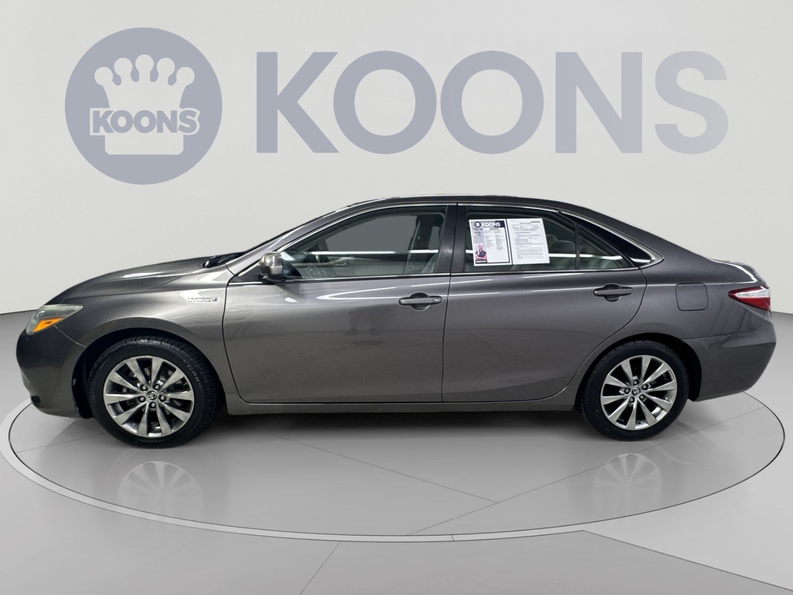 Used 2015 Toyota Camry XLE w/ Moonroof Package FWD image 17