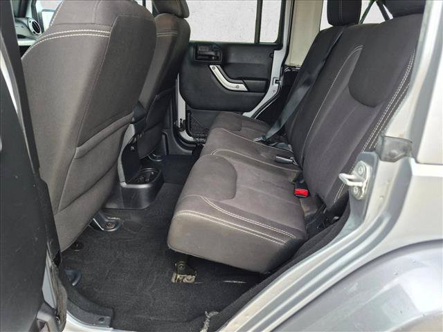 Used 2014 Jeep Wrangler Unlimited Sahara w/ Connectivity Group AWD/4WD image 15