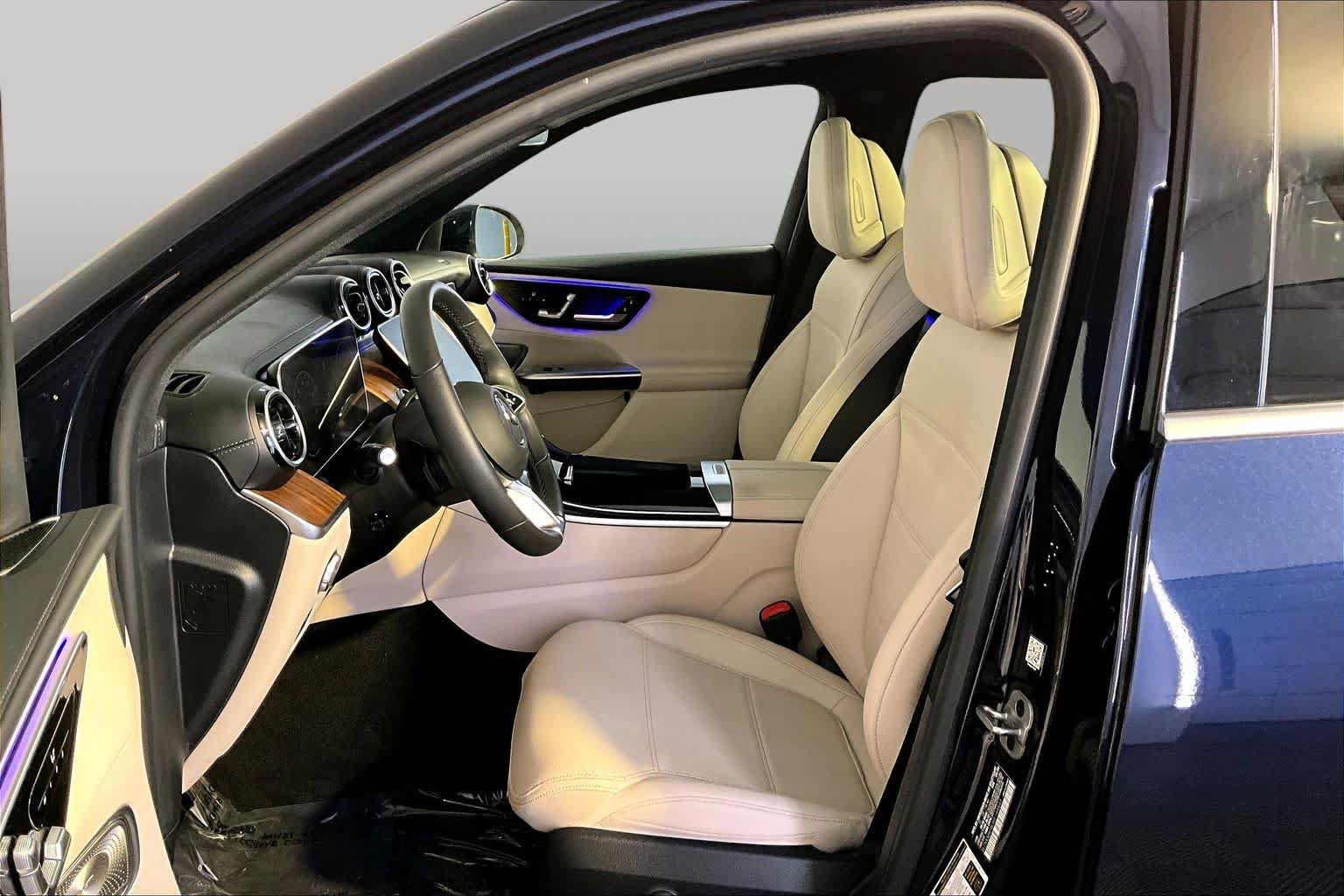 Used 2024 Mercedes-Benz GLC 300 4MATIC image 9