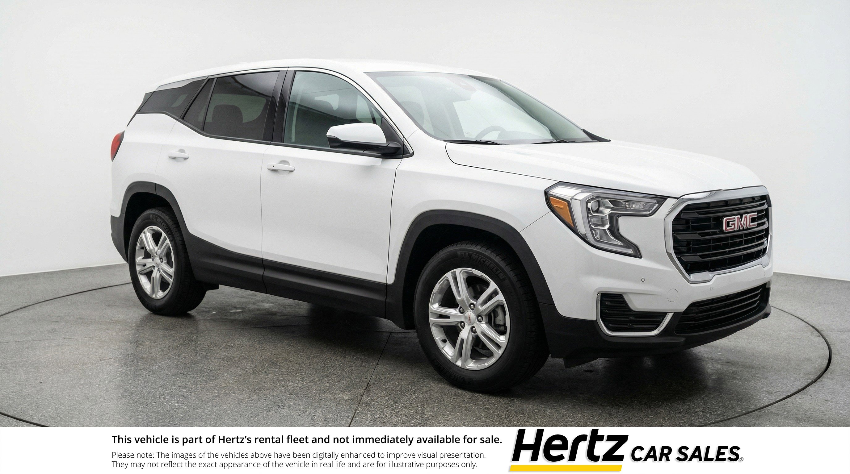Used 2024 GMC Terrain SLE image 1