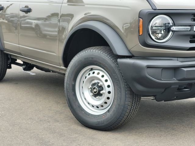 New 2025 Ford Bronco 4-Door image 2
