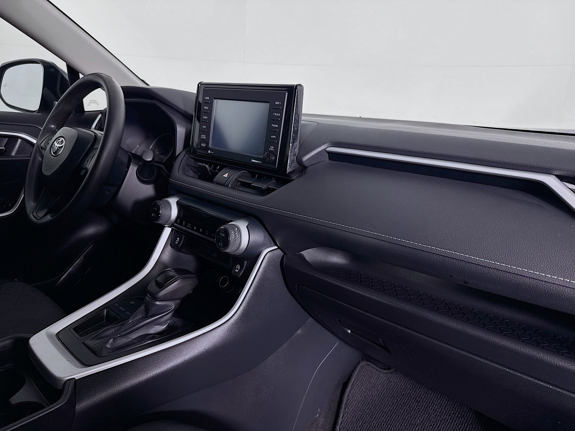 Used 2021 Toyota RAV4 XLE FWD image 29