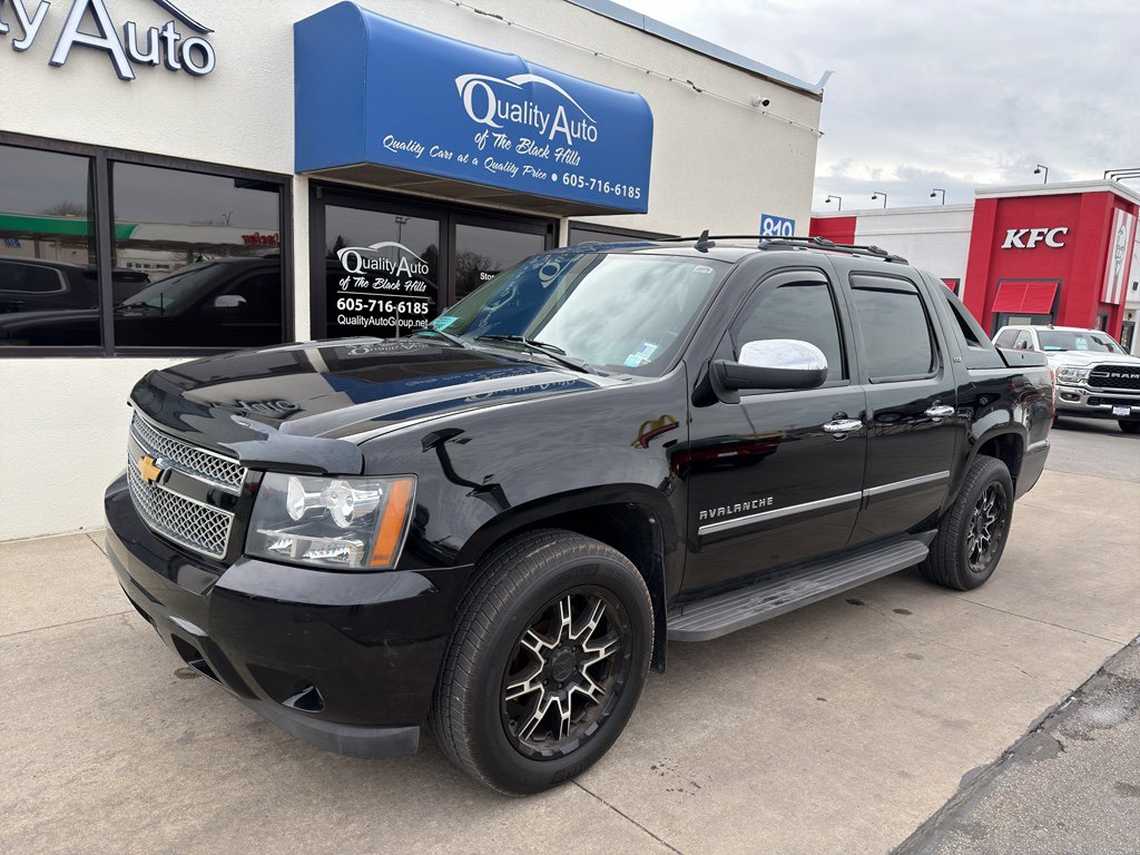 Used 2012 Chevrolet Avalanche LTZ image 2