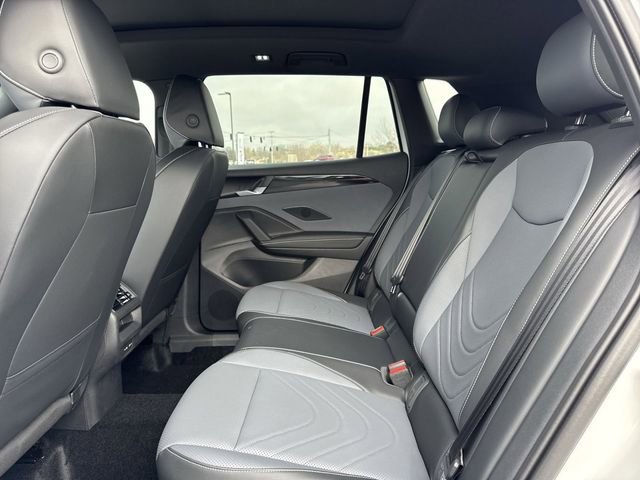 New 2026 Volkswagen Tiguan SE R-Line image 9