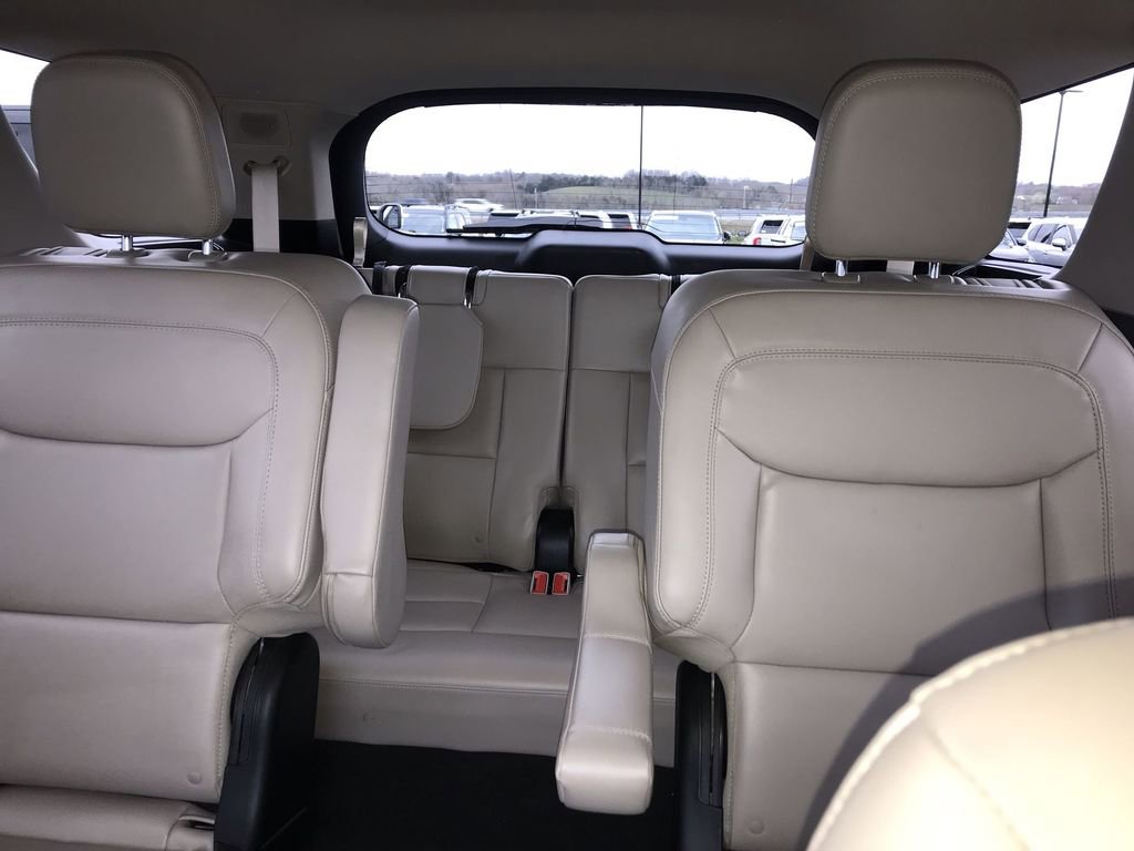 Used 2023 Ford Explorer XLT w/ Equipment Group 202A image 22