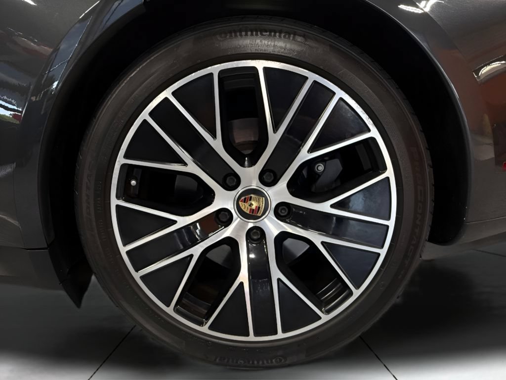 Used 2021 Porsche Taycan RWD image 29