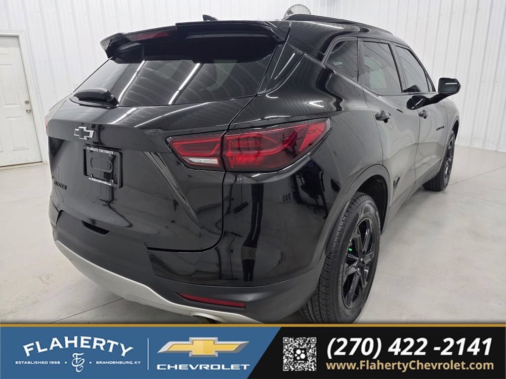 Used 2023 Chevrolet Blazer LT w/ Convenience Package FWD image 3