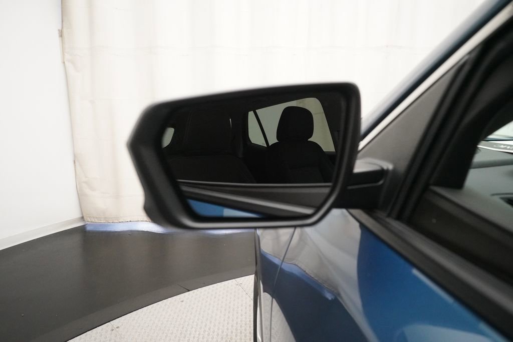 Used 2024 GMC Terrain SLE w/ Driver Convenience Package image 23