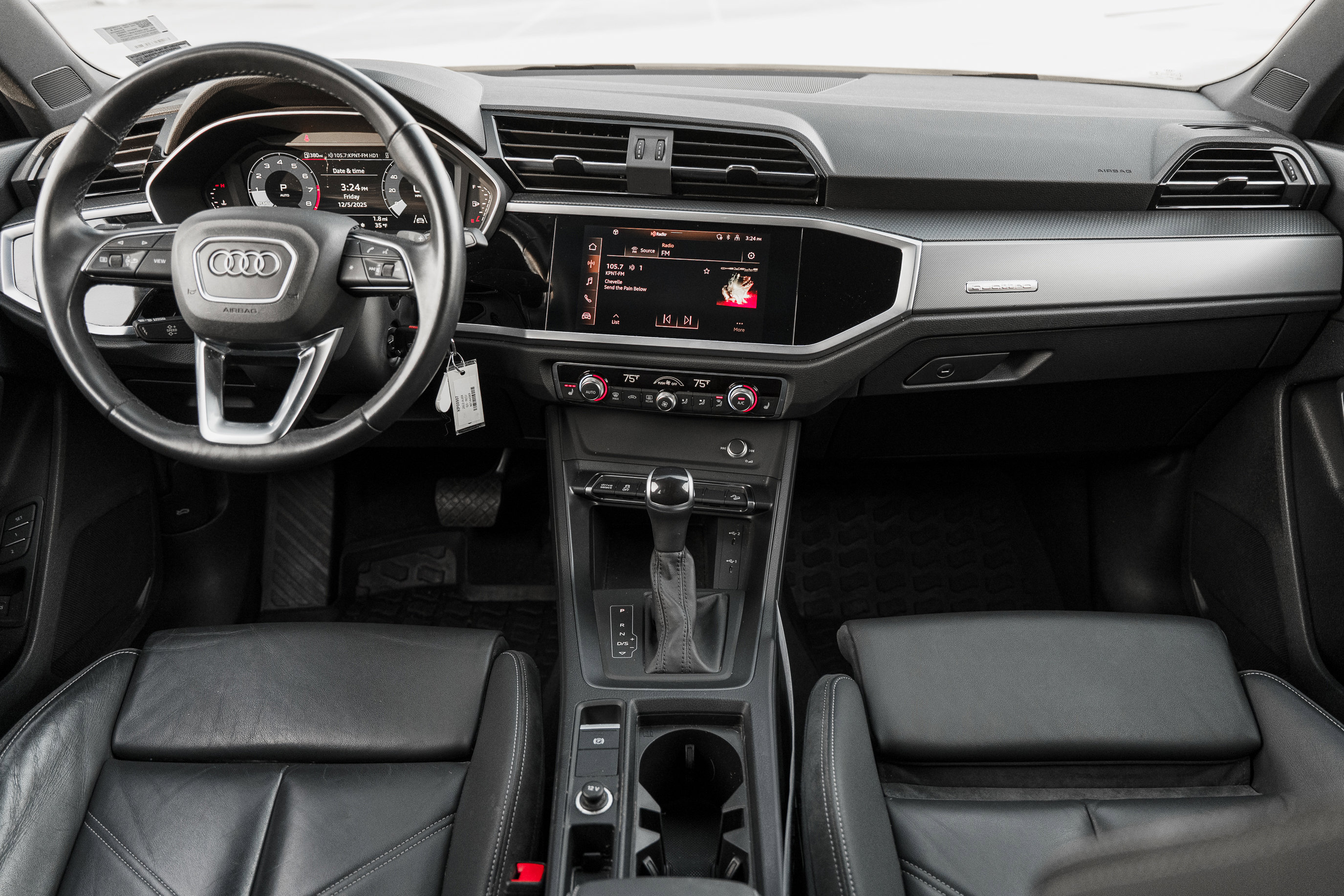 Used 2022 Audi Q3 2.0T Premium w/ Black Optic Sport Package image 8