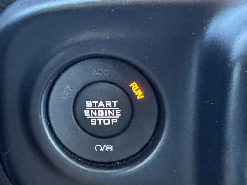 Used 2023 Jeep Gladiator Sport image 19