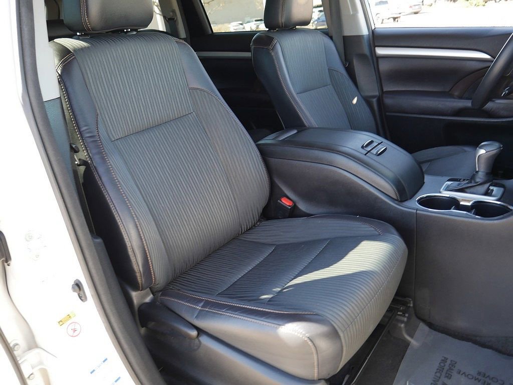 Used 2016 Toyota Highlander Plus AWD/4WD image 55