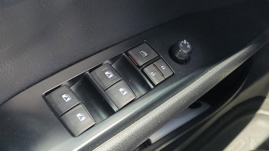 Used 2019 Toyota Camry LE image 26