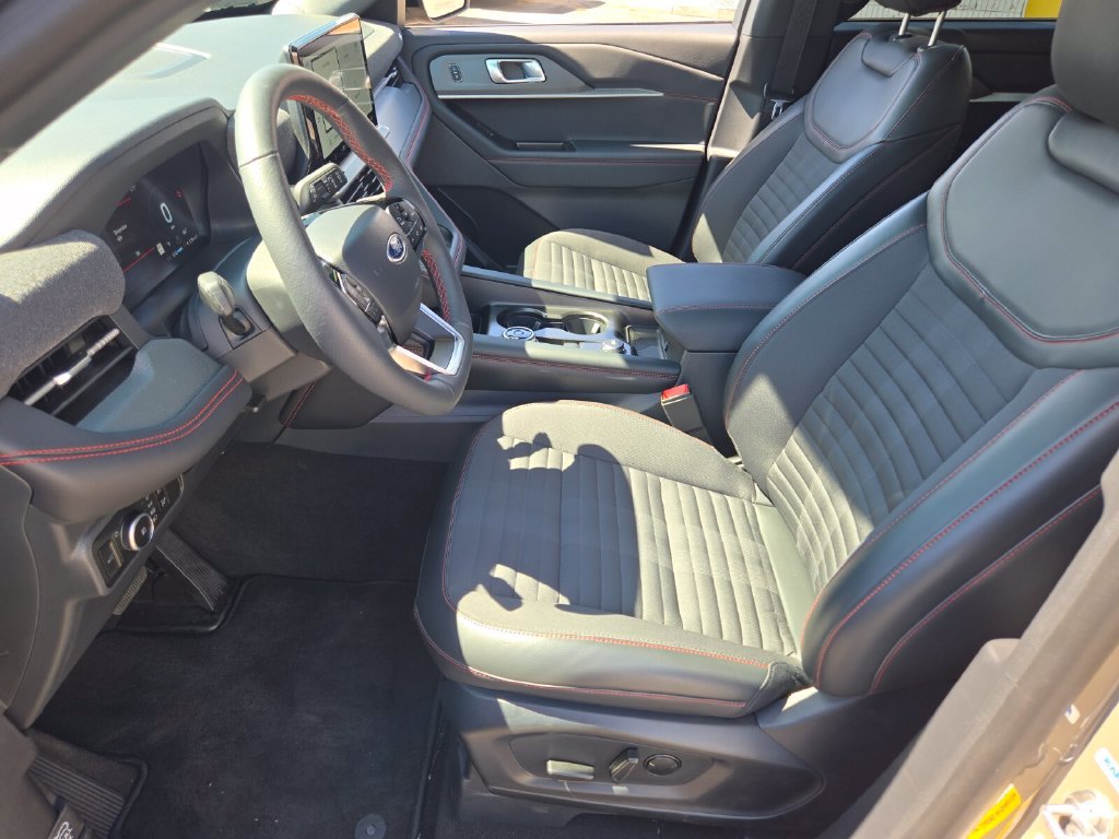 New 2026 Ford Explorer ST-Line w/ ST-Line Street Pack RWD image 9