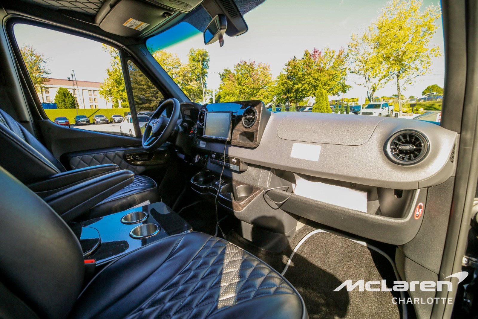 Used 2020 Mercedes-Benz Sprinter 3500 w/ Windows All Around Package image 17