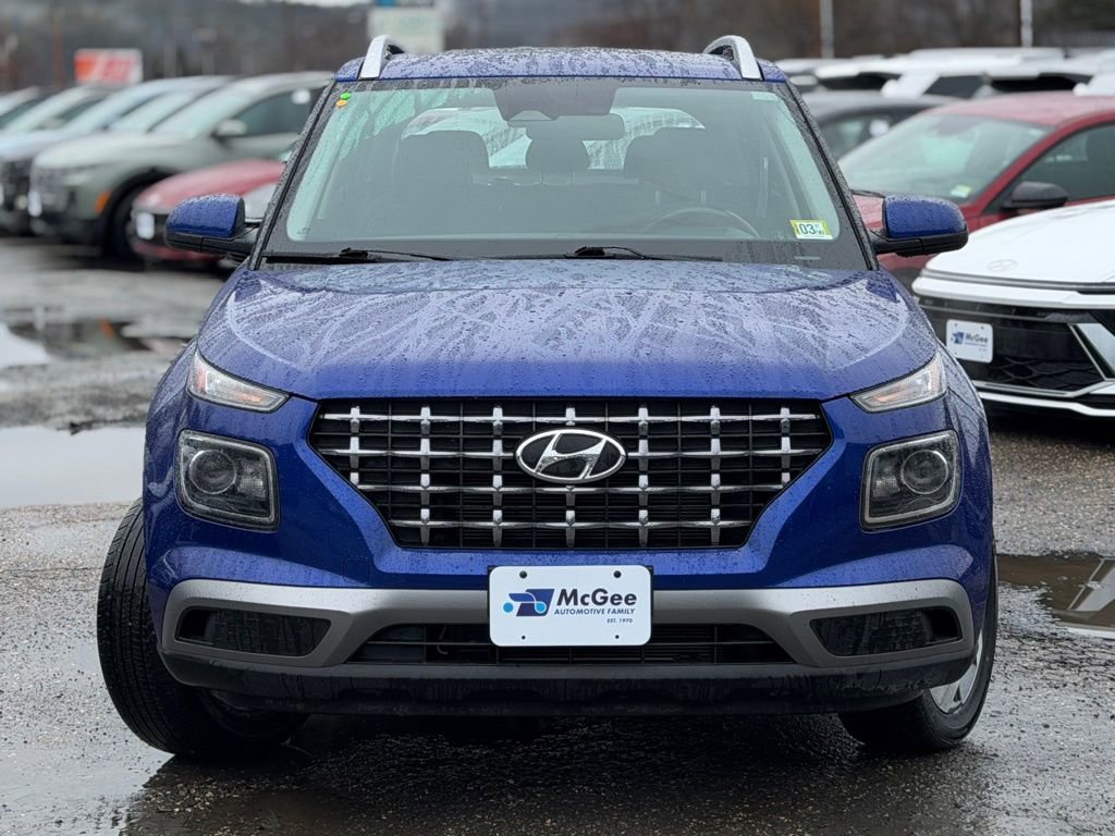 Used 2023 Hyundai Venue SEL w/ Cargo Package image 2