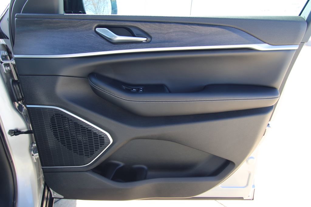 New 2026 Jeep Grand Cherokee Limited image 48