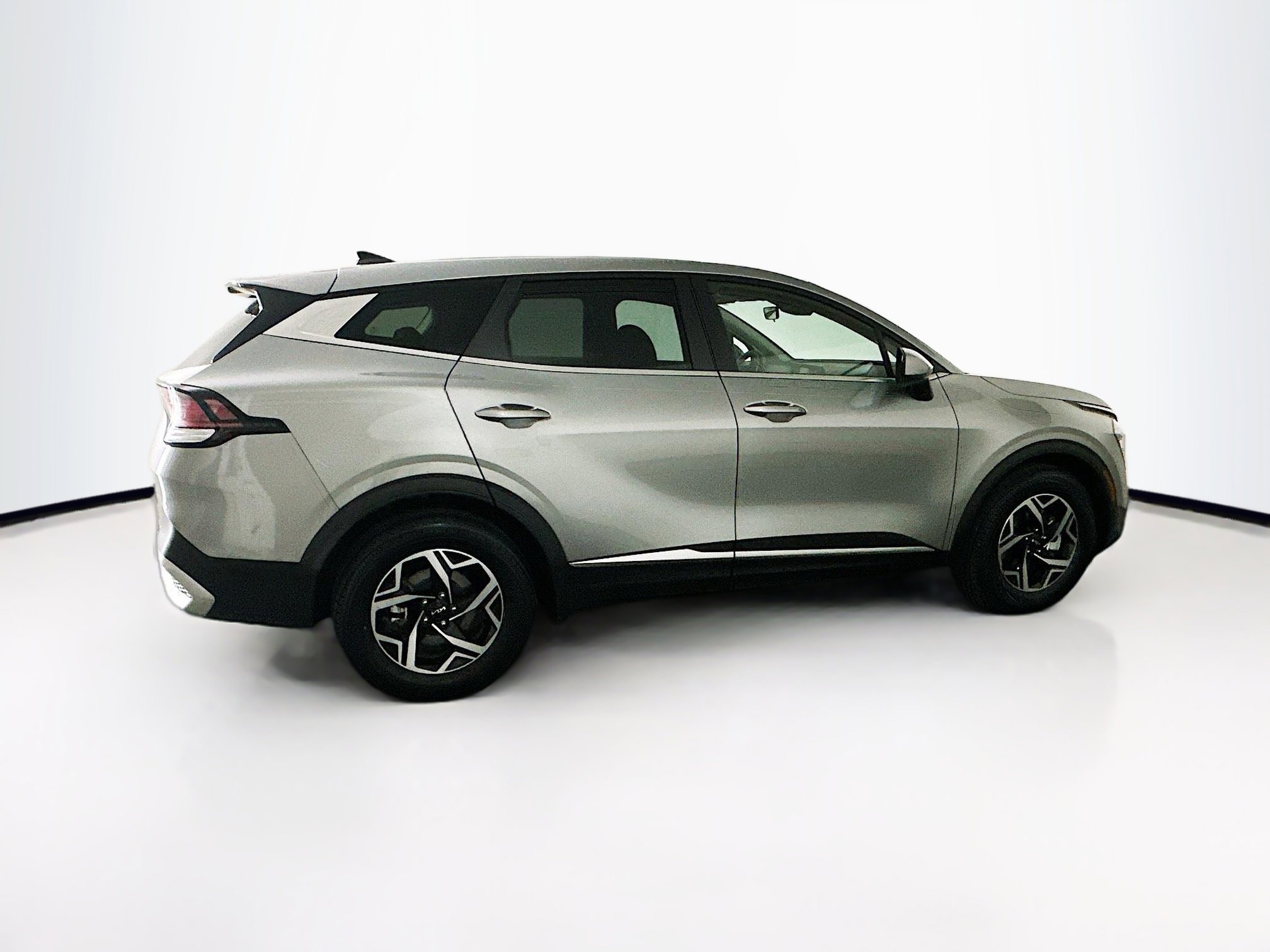 Used 2024 Kia Sportage LX image 10