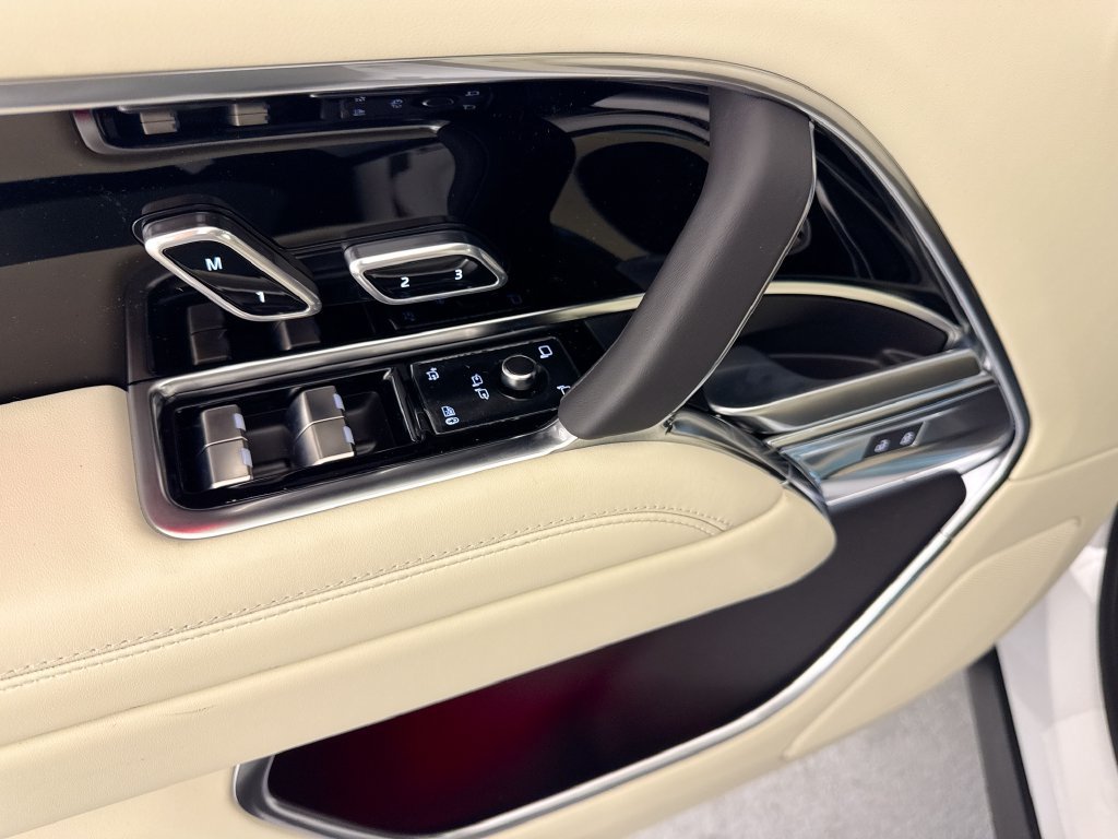 New 2026 Land Rover Range Rover SE AWD/4WD image 18