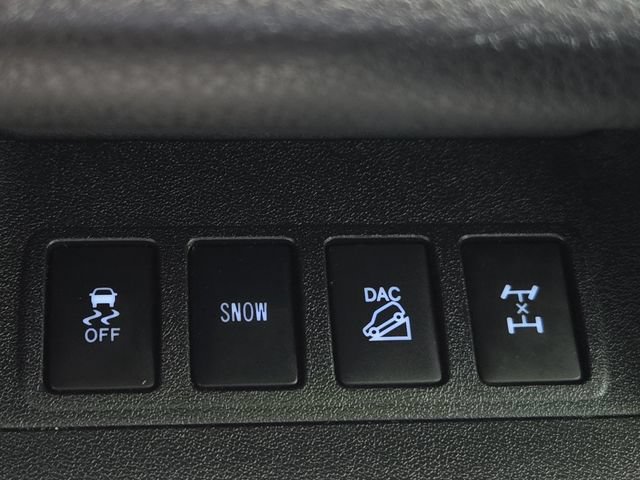 Certified 2017 Toyota Highlander XLE AWD/4WD image 29