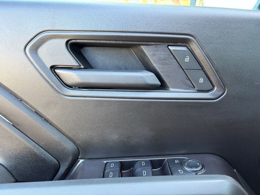 Used 2025 Chevrolet Colorado W/T w/ Advanced Trailering Package image 18