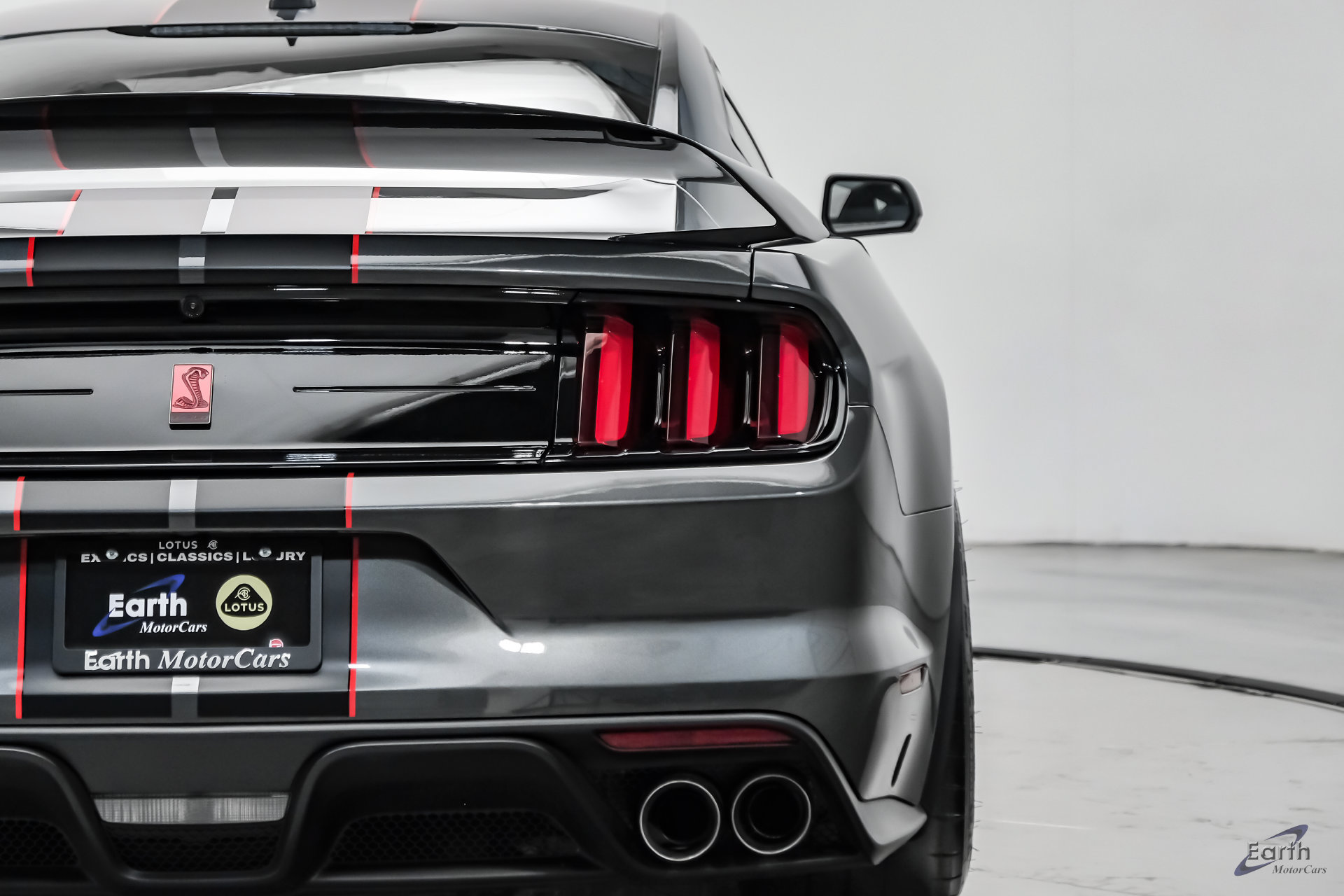 Used 2020 Ford Mustang Shelby GT350R w/ GT350R Equipment Group 920A RWD image 15