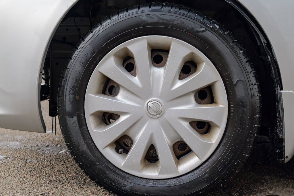 Used 2012 Nissan Versa SV w/ Convenience Pkg FWD image 15
