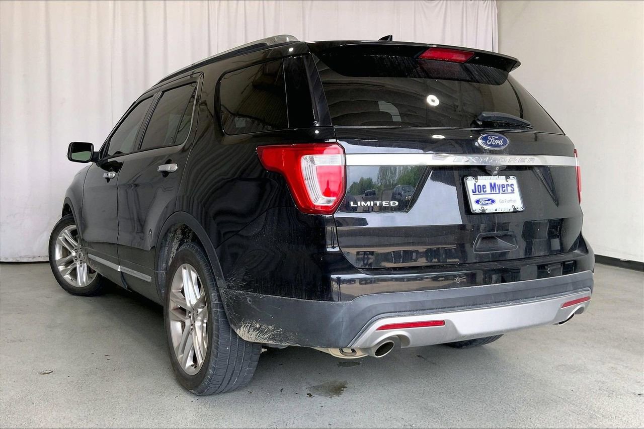 Used 2017 Ford Explorer Limited w/ Equipment Group 301A FWD image 5
