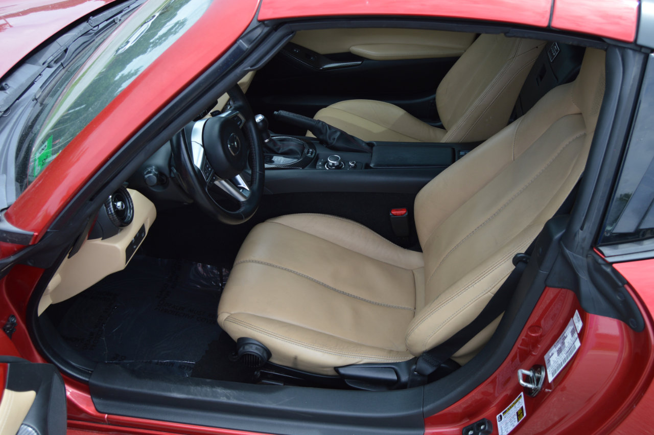 Used 2017 MAZDA MX-5 Miata RF Grand Touring image 9
